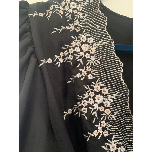 Dior Lingerie Black Embroidered Robe - Picture 9 of 10